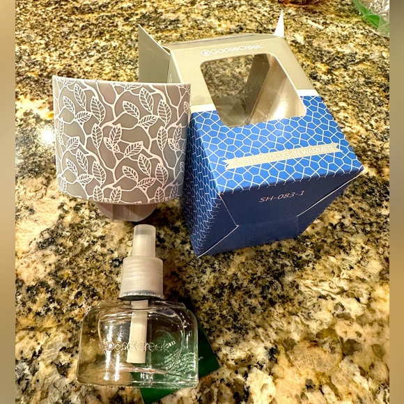 Goose Creek scented plug in warmer and 1 Classic Christmas Tree scent. - Picture 1 of 8